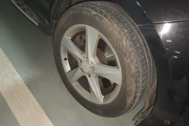Used Mercedes-Benz M-Class 2012 ML 350 Luxury Edition Right Front Wheel Hub