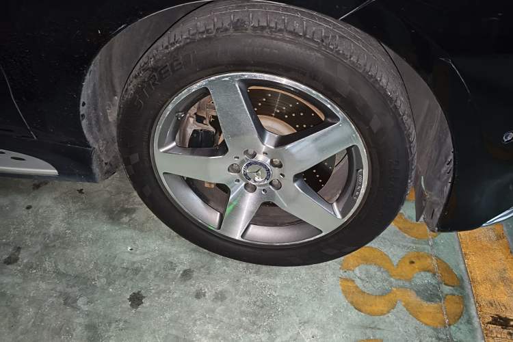 Used Mercedes-Benz M-Class 2012 ML 350 Luxury Edition Right Front Wheel Hub