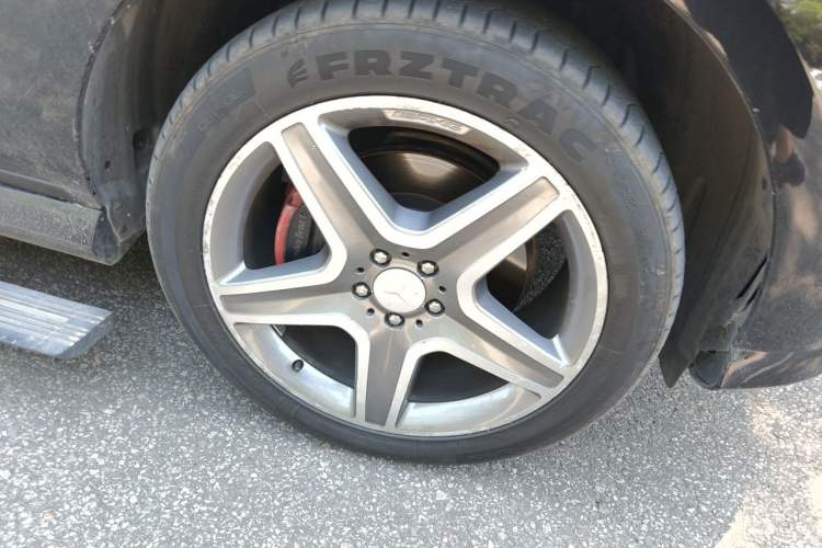 Used Mercedes-Benz M-Class 2012 ML 300 Right Front Wheel Hub