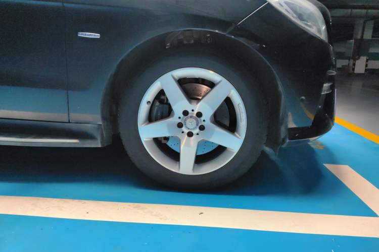 Used Mercedes-Benz M-Class 2012 ML 350 Luxury Edition Right Front Wheel Hub