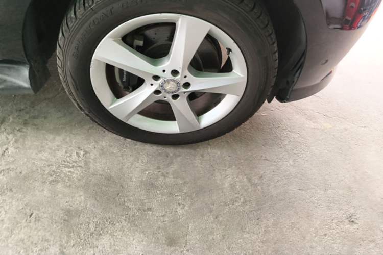 Used Mercedes-Benz M-Class 2012 ML 300 Right Front Wheel Hub