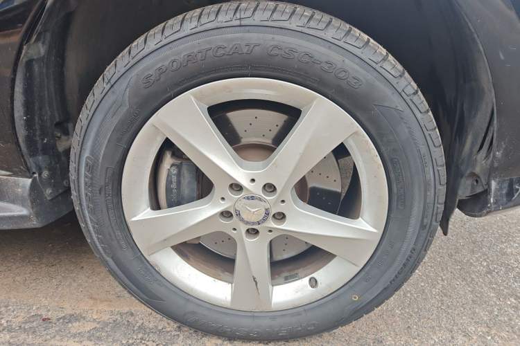 Used Mercedes-Benz M-Class 2012 ML 350 Sport Edition Right Front Wheel Hub