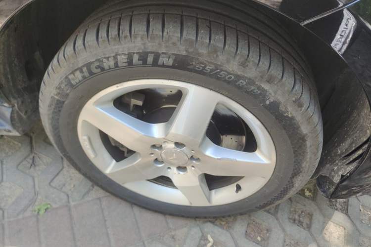 Used Mercedes-Benz M-Class 2012 ML 350 Luxury Edition Right Front Wheel Hub