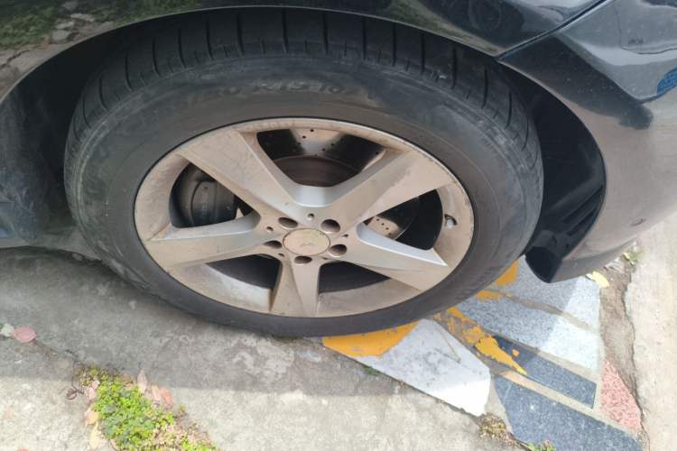 Used Mercedes-Benz M-Class 2012 ML 350 Sport Edition Right Front Wheel Hub