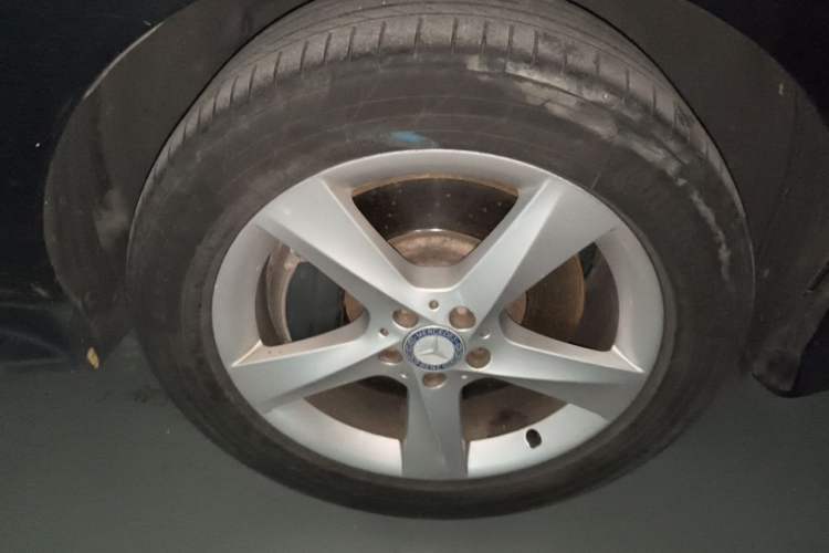 Used Mercedes-Benz M-Class 2012 ML 350 Sport Edition Right Front Wheel Hub