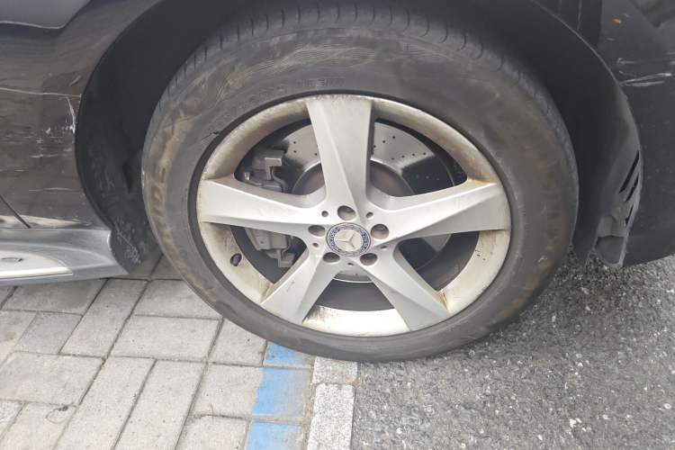 Used Mercedes-Benz M-Class 2012 ML 350 Sport Edition Right Front Wheel Hub