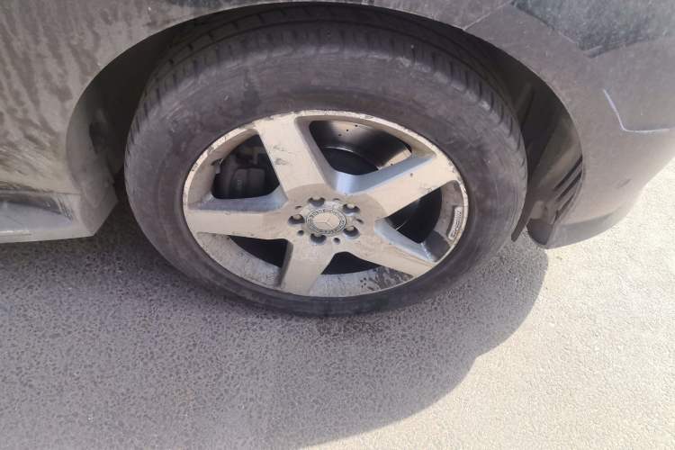 Used Mercedes-Benz M-Class 2012 ML 350 Luxury Edition Right Front Wheel Hub
