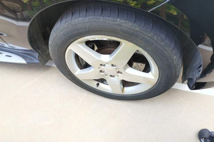 Used Mercedes-Benz M-Class 2012 ML 350 Luxury Edition Right Front Wheel Hub