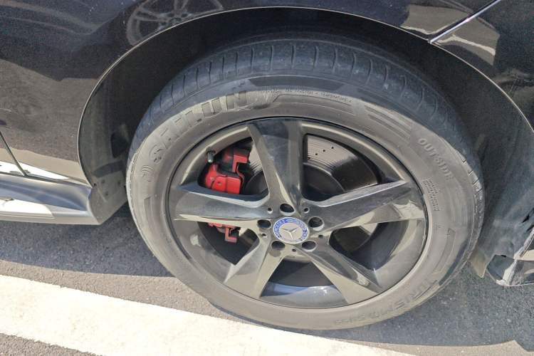 Used Mercedes-Benz M-Class 2012 ML 350 Sport Edition Right Front Wheel Hub