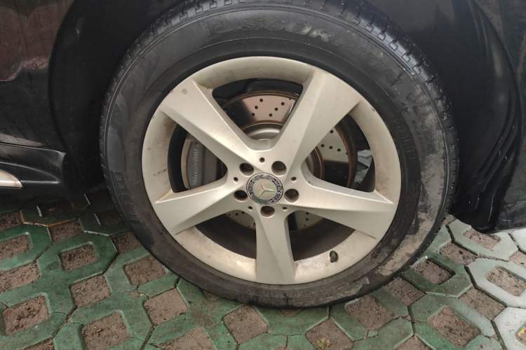 Used Mercedes-Benz M-Class 2012 ML 300 Right Front Wheel Hub