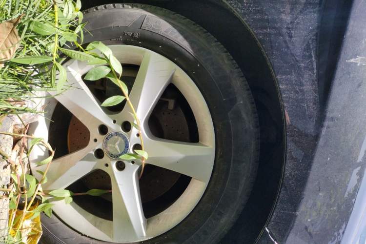 Used Mercedes-Benz M-Class 2012 ML 350 Sport Edition Right Front Wheel Hub