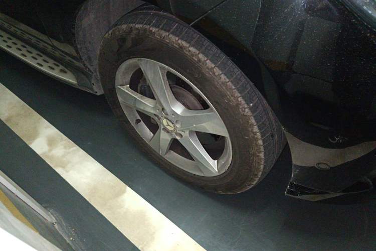 Used Mercedes-Benz M-Class 2012 ML 300 Right Front Wheel Hub