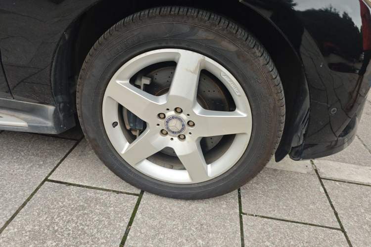 Used Mercedes-Benz M-Class 2012 ML 350 Luxury Edition Right Front Wheel Hub