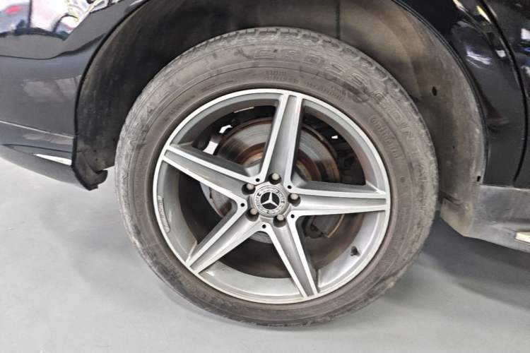 Used Mercedes-Benz M-Class 2012 ML 300 Right Rear Wheel Hub
