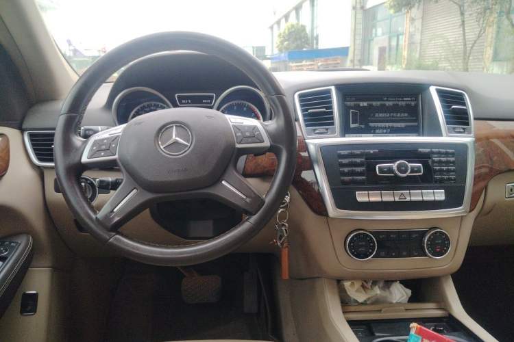 Used Mercedes-Benz M-Class 2012 ML 350 Sport Edition Steering Wheel