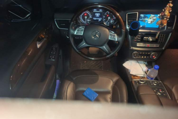 Used Mercedes-Benz M-Class 2012 ML 350 Luxury Edition Steering Wheel