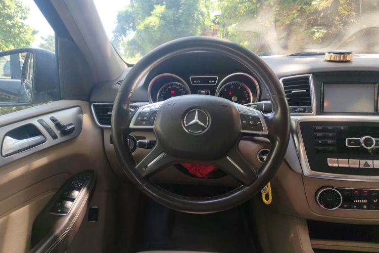 Used Mercedes-Benz M-Class 2012 ML 300 Steering Wheel