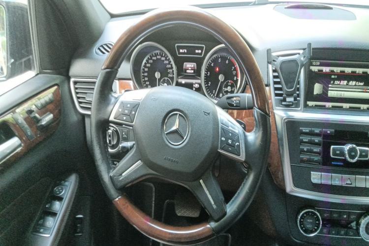Used Mercedes-Benz M-Class 2012 ML 350 Sport Edition Steering Wheel