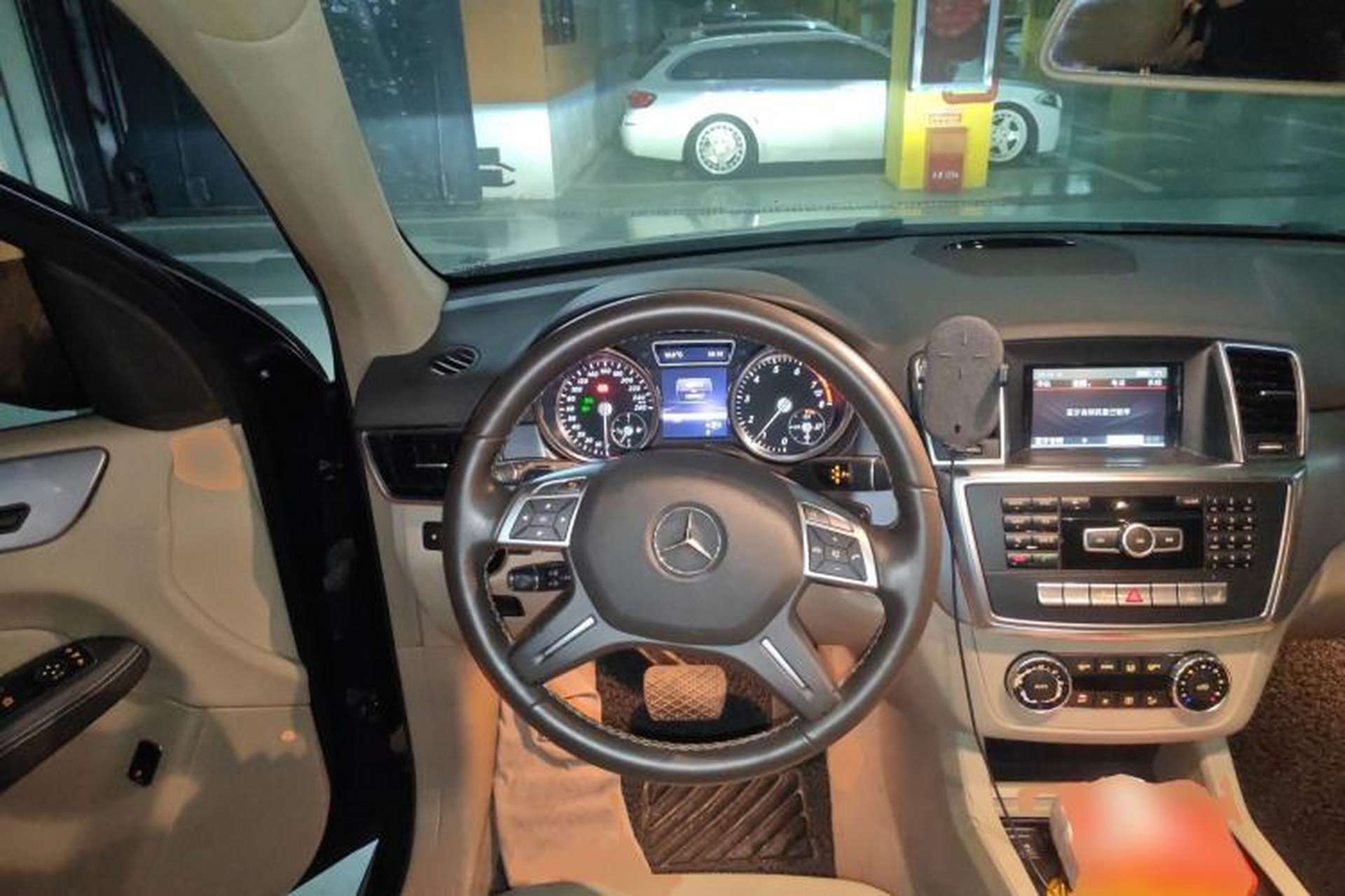 Used Mercedes-Benz M-Class 2012 ML 300 Steering Wheel