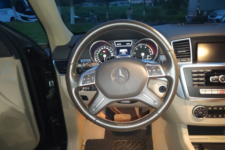 Used Mercedes-Benz M-Class 2012 ML 300 Steering Wheel