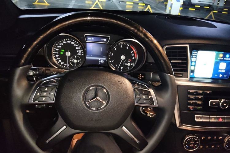 Used Mercedes-Benz M-Class 2012 ML 350 Luxury Edition Steering Wheel
