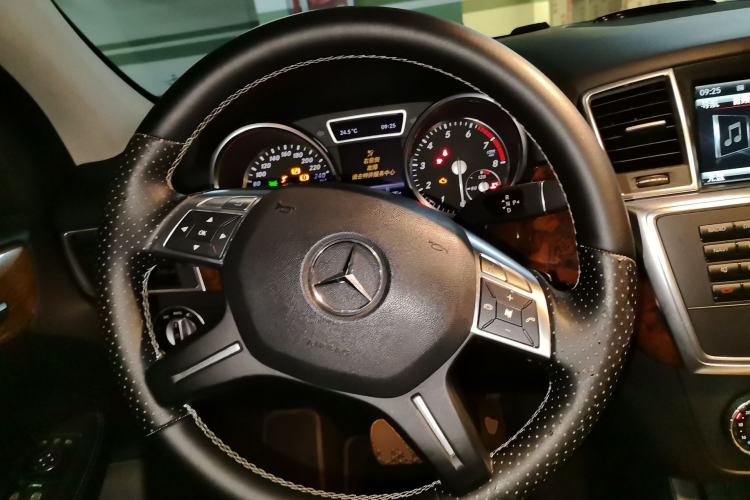 Used Mercedes-Benz M-Class 2012 ML 350 Sport Edition Steering Wheel