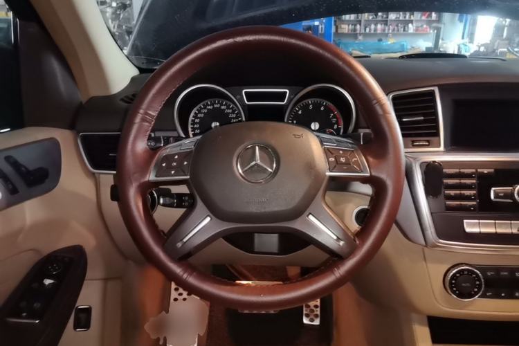 Used Mercedes-Benz M-Class 2012 ML 300 Steering Wheel