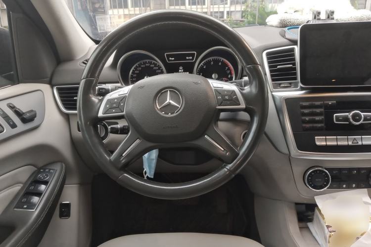 Used Mercedes-Benz M-Class 2012 ML 300 Steering Wheel