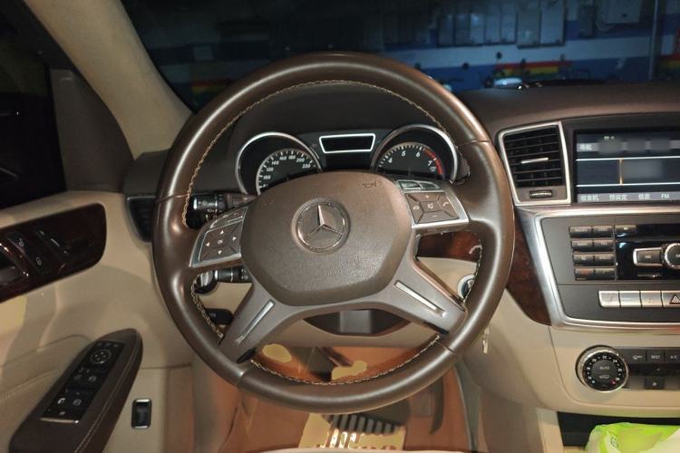 Used Mercedes-Benz M-Class 2012 ML 350 Sport Edition Steering Wheel