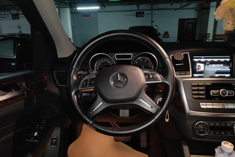 Used Mercedes-Benz M-Class 2012 ML 350 Sport Edition Steering Wheel