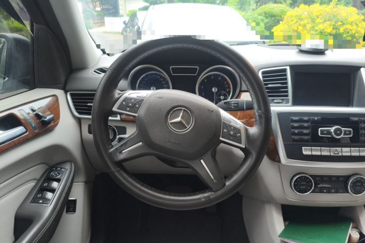 Used Mercedes-Benz M-Class 2012 ML 350 Sport Edition Steering Wheel
