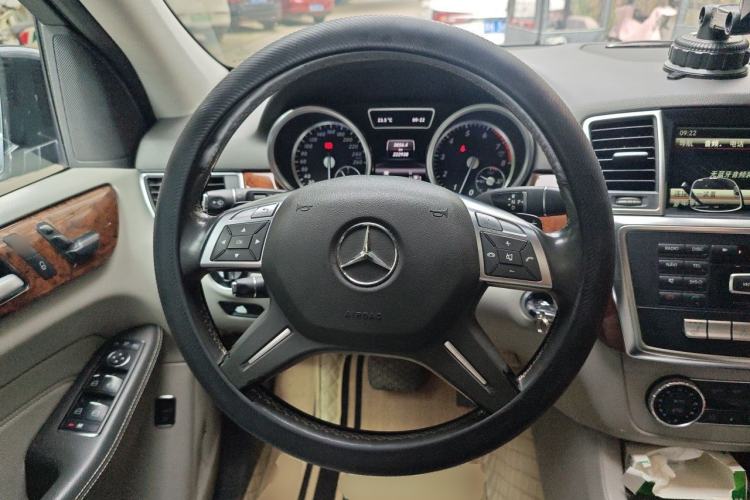 Used Mercedes-Benz M-Class 2012 ML 350 Sport Edition Steering Wheel