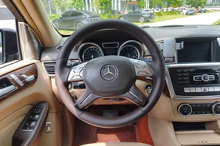 Used Mercedes-Benz M-Class 2012 ML 350 Sport Edition Steering Wheel