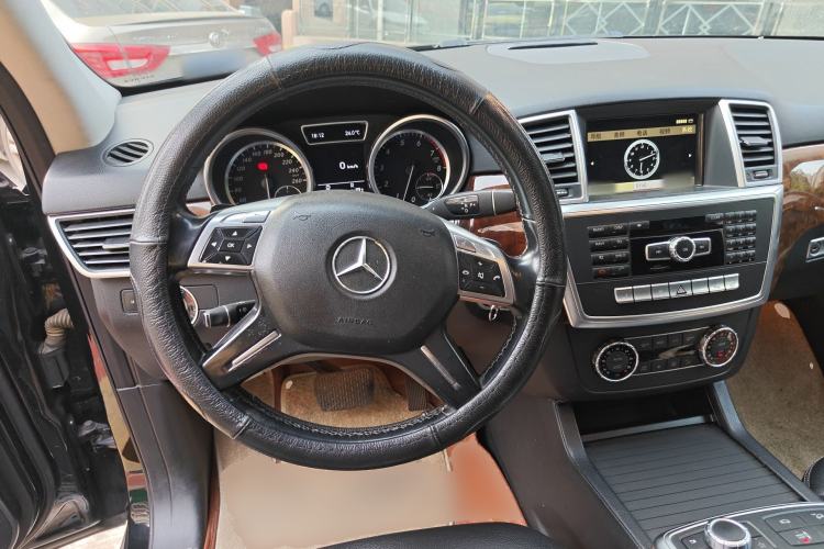 Used Mercedes-Benz M-Class 2012 ML 350 Sport Edition Steering Wheel
