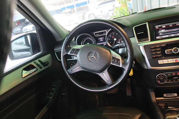 Used Mercedes-Benz M-Class 2012 ML 300 Steering Wheel