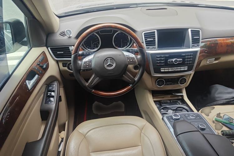 Used Mercedes-Benz M-Class 2012 ML 350 Luxury Edition Steering Wheel