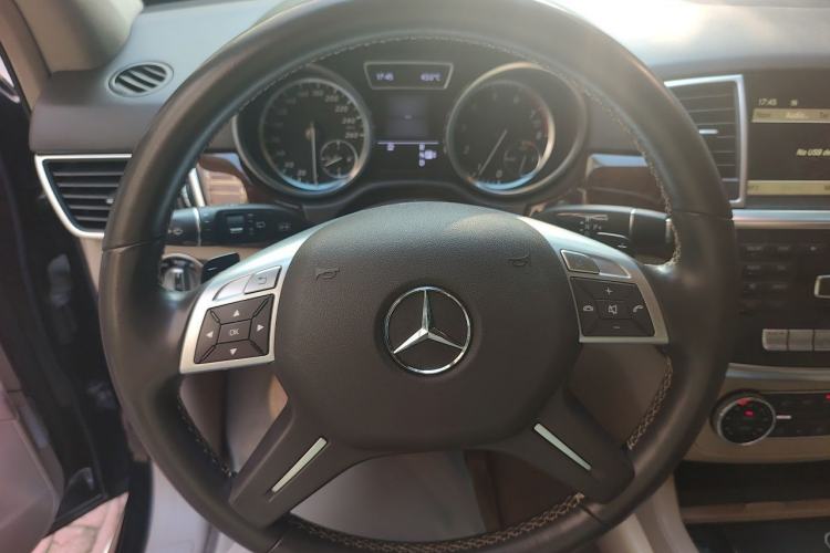 Used Mercedes-Benz M-Class 2012 ML 350 Sport Edition Steering Wheel