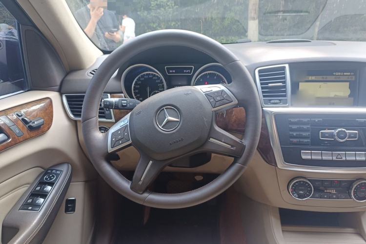 Used Mercedes-Benz M-Class 2012 ML 350 Sport Edition Steering Wheel