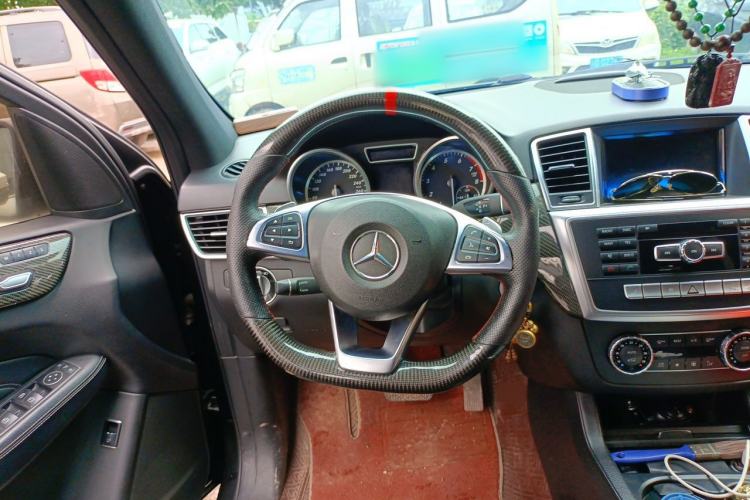 Used Mercedes-Benz M-Class 2012 ML 350 Luxury Edition Steering Wheel