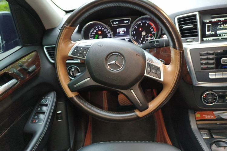 Used Mercedes-Benz M-Class 2012 ML 350 Sport Edition Steering Wheel