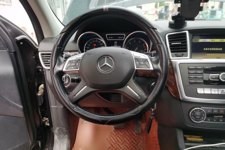 Used Mercedes-Benz M-Class 2012 ML 350 Sport Edition Steering Wheel
