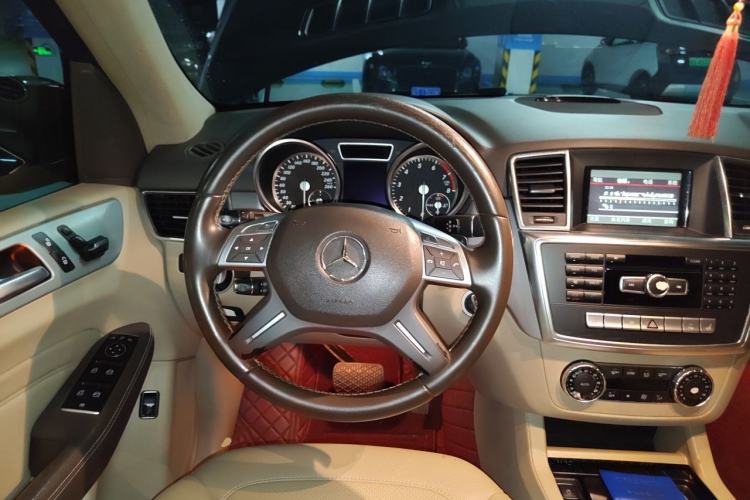 Used Mercedes-Benz M-Class 2012 ML 300 Steering Wheel