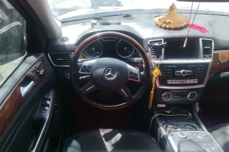 Used Mercedes-Benz M-Class 2012 ML 350 Luxury Edition Steering Wheel