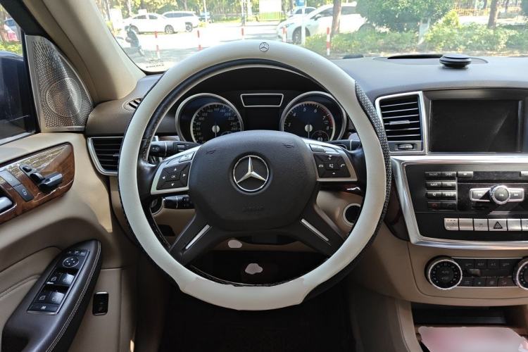 Used Mercedes-Benz M-Class 2012 ML 350 Sport Edition Steering Wheel