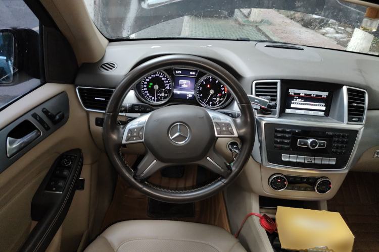 Used Mercedes-Benz M-Class 2012 ML 300 Steering Wheel
