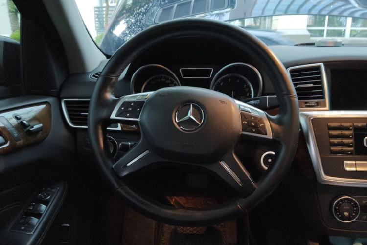 Used Mercedes-Benz M-Class 2012 ML 350 Sport Edition Steering Wheel