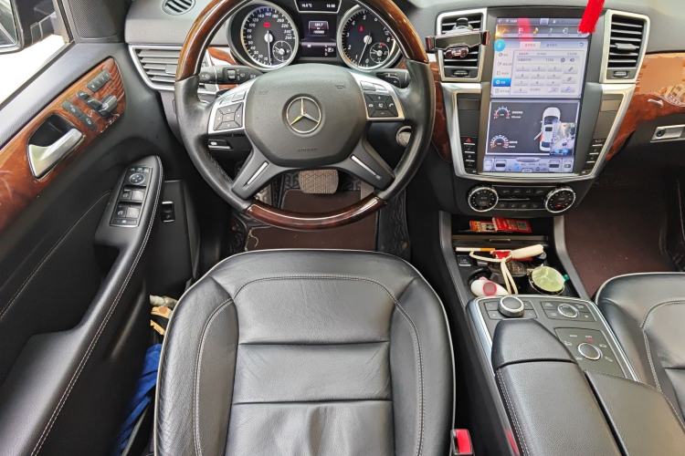Used Mercedes-Benz M-Class 2012 ML 350 Luxury Edition Steering Wheel