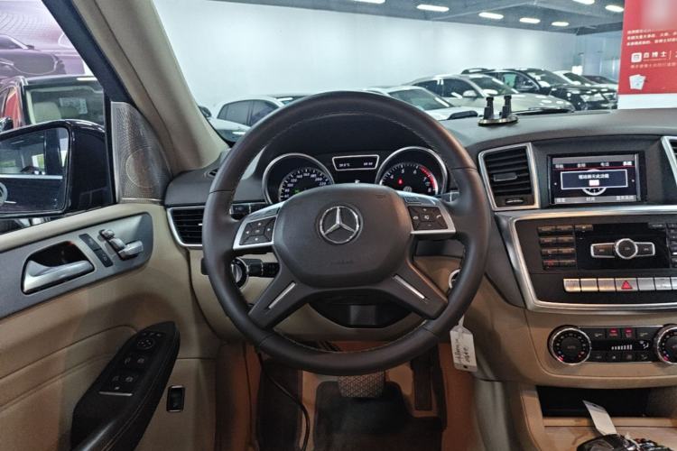Used Mercedes-Benz M-Class 2012 ML 300 Steering Wheel