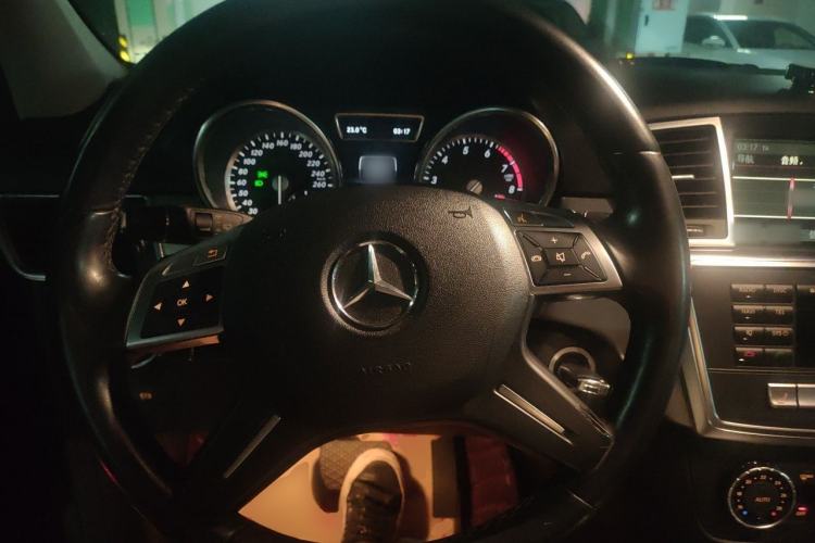 Used Mercedes-Benz M-Class 2012 ML 300 Steering Wheel