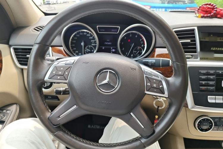 Used Mercedes-Benz M-Class 2012 ML 350 Sport Edition Steering Wheel